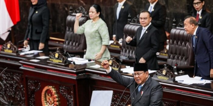 KABARKILAT Presiden Prabowo Subianto Sentil Oknum ”Hijau” dan ”Coklat” Jadi Beking Koruptor – Radar Bandung
